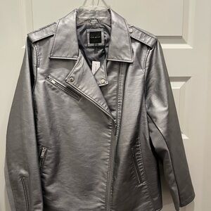 ❤️‍🔥🩶❤️‍🔥🩶Lane Bryant Shiny Silver Faux Leather Jacket❤️‍🔥🩶❤️‍🔥🩶